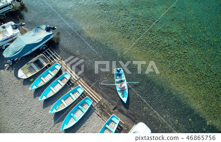 Family trip lake boat Family trip lake boat 46865756
