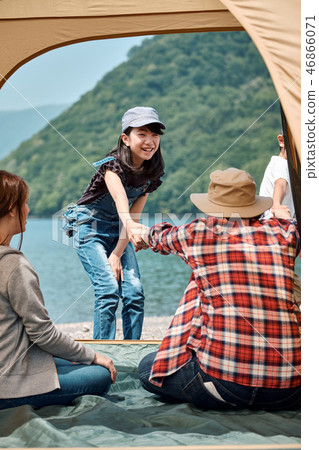Family trip lake camp Family trip lake camp 46866071