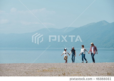 Family trip lake camp 46866081