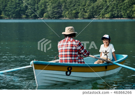 家庭旅行湖船 46866266