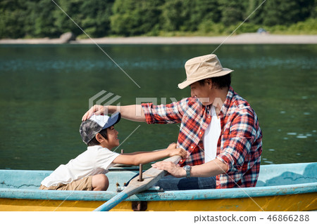 Family trip lake boat 46866288