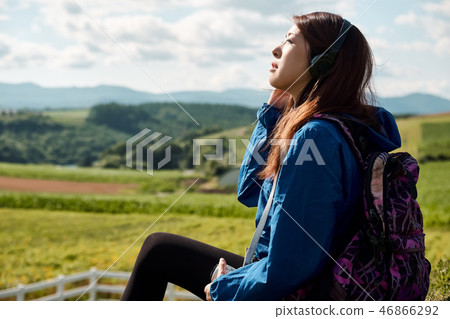 Women's trip hiking 46866292