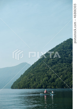 Family trip lake boat Family trip lake boat 46866303