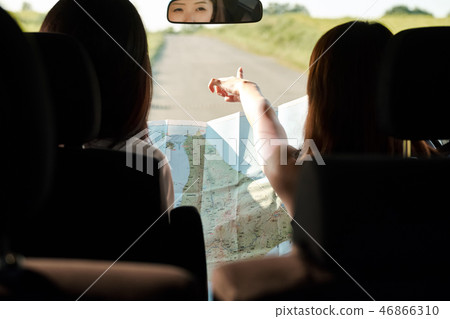 女性的旅行驅動器 46866310