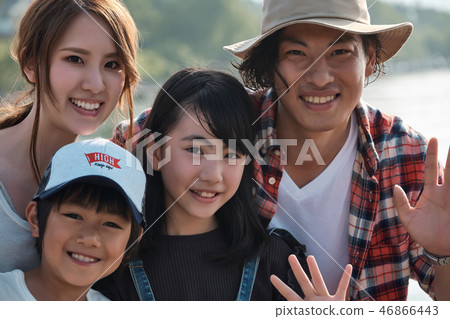 Family trip lake portrait 46866443