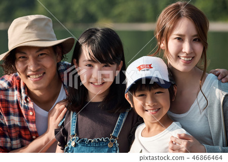 Family trip lake portrait Family trip lake portrait 46866464