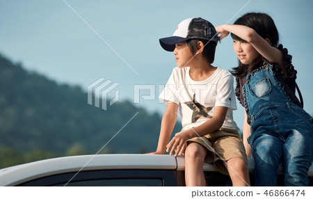 Family trip lake drive 46866474