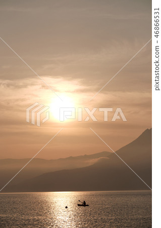 Lake Shikotsu boat dusk Lake Shikotsu boat dusk 46866531