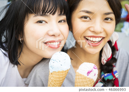 女人享受購物購物 女人享受購物購物 46866993