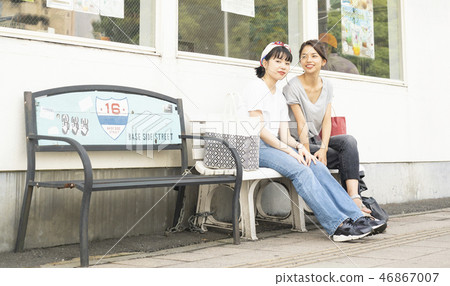 Women who enjoy shopping 46867007