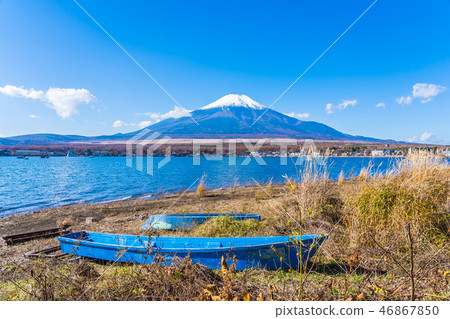 Beautiful landscape of mountain fuji around yamanakako lake Beautiful landscape of mountain fuji around yamanakako lake 46867850
