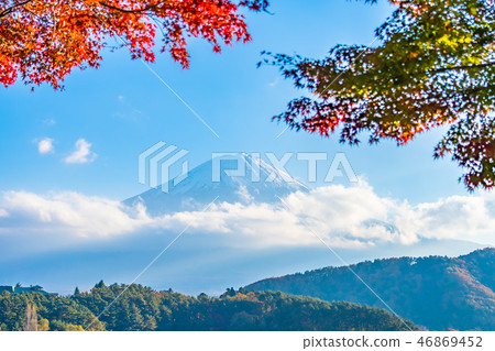 Beautiful landscape of mountain fuji with maple leaf tree around lake Beautiful landscape of mountain fuji with maple leaf tree around lake 46869452