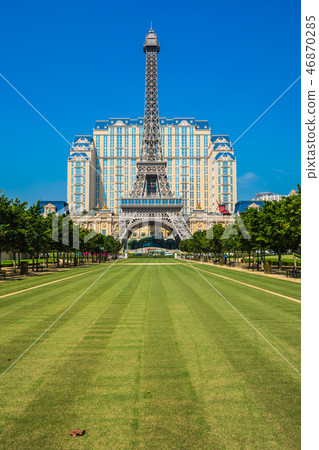 Beautiful eiffel tower landmark of parisian hotel and resort in macau city 46870285