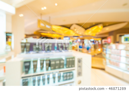 Abstract blur and defocused shopping mall of department store Abstract blur and defocused shopping mall of department store 46871289