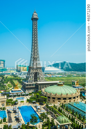 China, Macau - September 10 2018 - Beautiful eiffel tower landmark of parisian hotel and resort in macau city China, Macau - September 10 2018 - Beautiful eiffel tower landmark of parisian hotel and resort in macau city 46871290