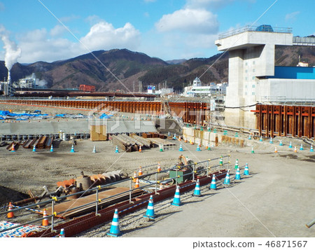 Water gate construction of the estuary will be stopped by half 46871567