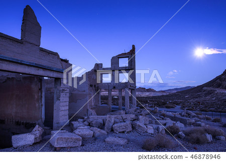 Abandoned building in Rhyolite, Nevada at night with full moon 46878946