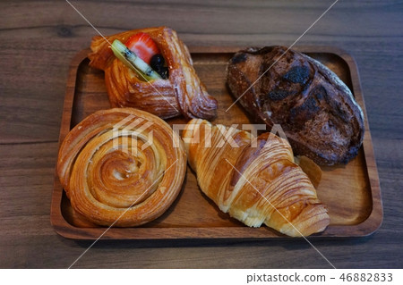 Bread, pastry, croissants, danish (Various Breads) Bread, pastry, croissants, danish (Various Breads) 46882833