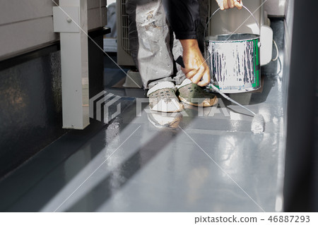 Veranda repair work 46887293