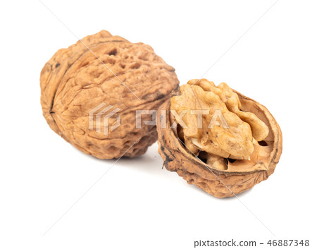 Walnut with half Walnut with half 46887348