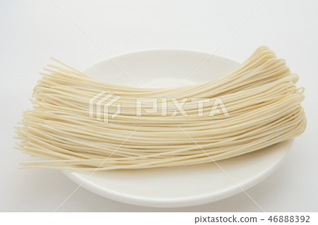 Half straight straight noodle Half straight straight noodle 46888392