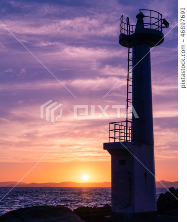 Morning burn of Matsuwa fishing port (Maguchi port lighthouse) Morning burn of Matsuwa fishing port (Maguchi port lighthouse) 46897691