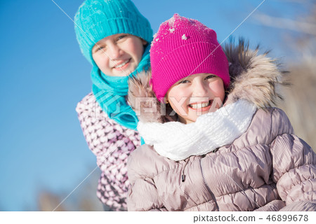 Winter activity 46899678
