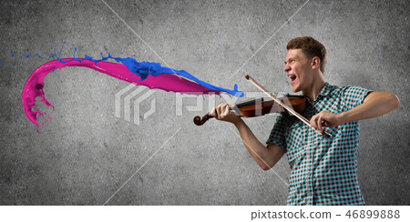 Musician playing violin 46899888