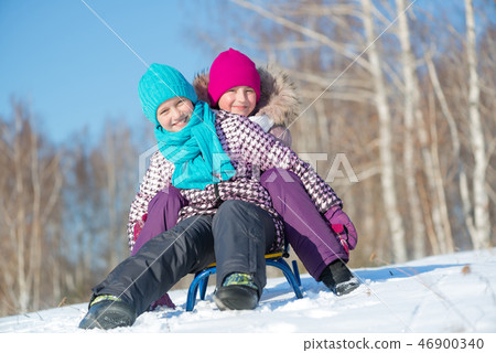 Winter activity 46900340