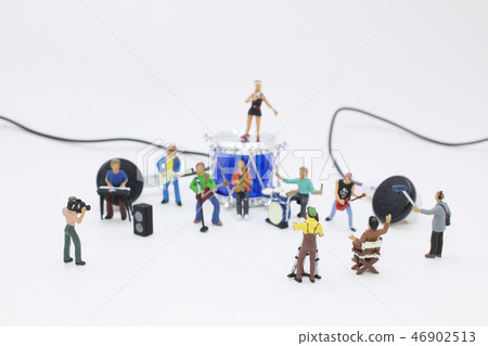 a mini of fun music band on show 46902513