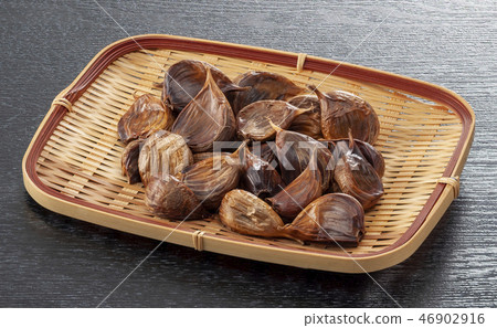 Black garlic 46902916