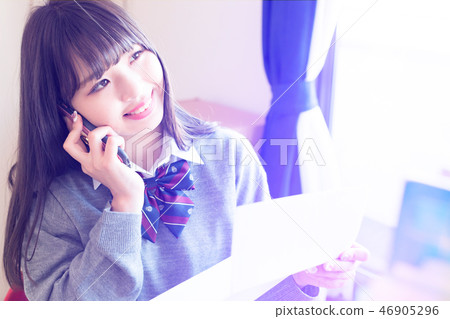 Female student 46905296