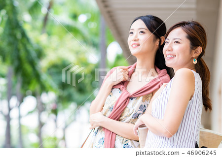 年輕的女士 46906245