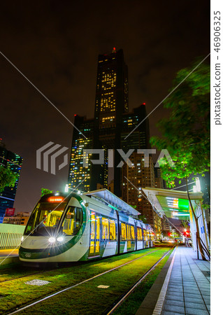 Kaohsiung Light Rail, Shin Kong Wharf, Kaixuan Bridge, 85 Building Asia Taiwan Kaohsiung City 46906325