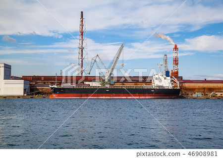 Moored ship 46908981