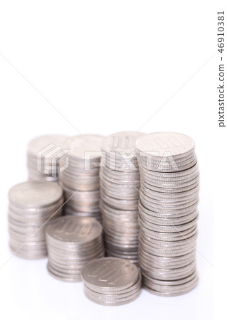 Graph of up and down by stacked 100 yen coins Graph of up and down by stacked 100 yen coins 46910381
