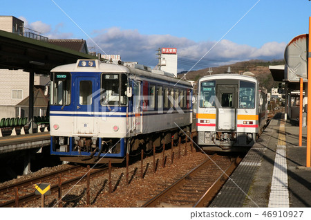 公主新線Kiha 120和Chito Express 46910927