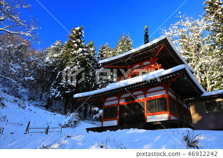 Gokurakuji Temple in winter Gokurakuji Temple in winter 46912242