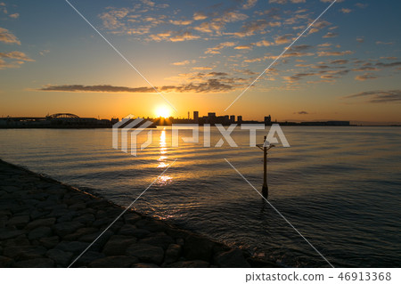 First sunrise seen from Meriken Park First sunrise seen from Meriken Park 46913368