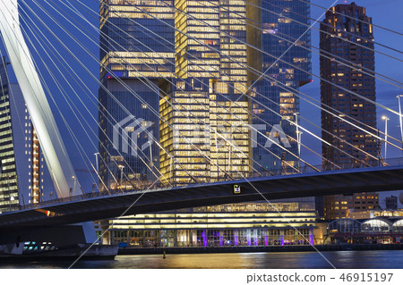 Cityscape at twilight in Rotterdam 46915197