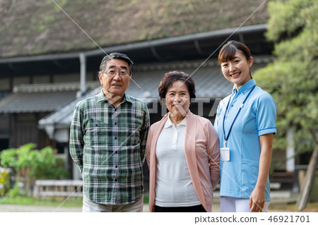 Carer, senior couple, home helper, at home 46921701