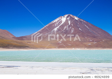 The green Laguna Verde,Bolivia 46924899