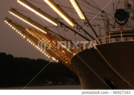 三馬船的魚光 46927161