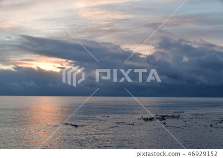 Taking a picture of the winter sunrise of Toi coast in Hakodate city, Hokkaido 46929152