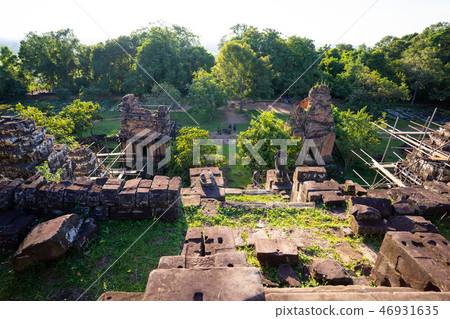 view of Phnom Bakheng temple view of Phnom Bakheng temple 46931635