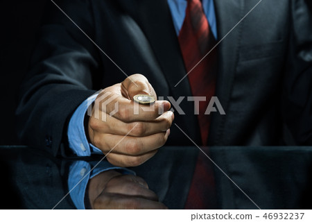 Heads or tails 46932237