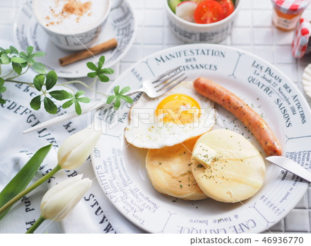 Breakfast plate of pancake 46936770