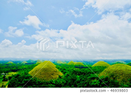 巧克力山在雨季 46939803