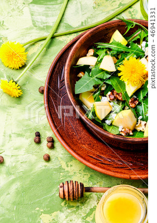 Salad of dandelion flowers Salad of dandelion flowers 46941331
