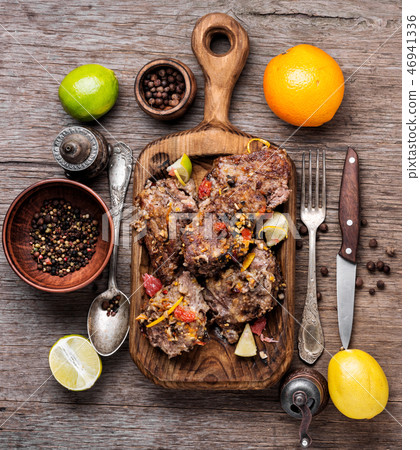 Roasted meat pieces Roasted meat pieces 46941336
